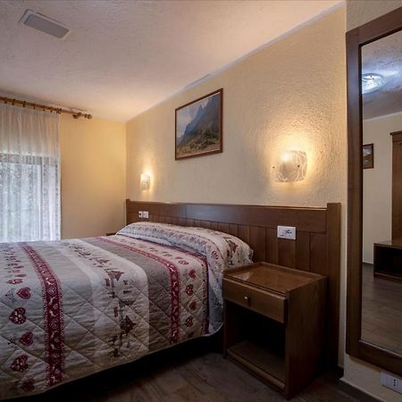 Hotel Cecchin Aosta Zewnętrze zdjęcie