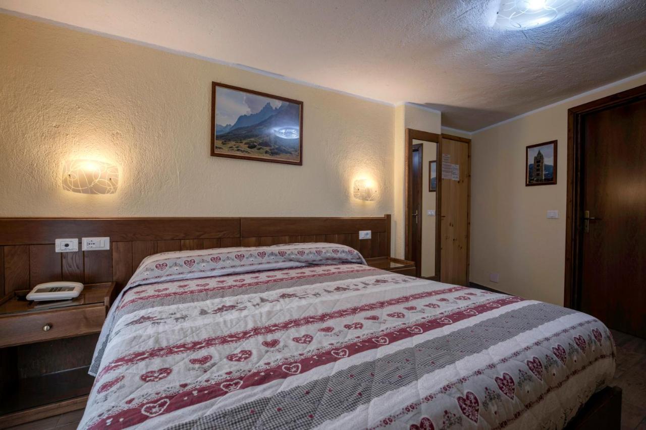 Hotel Cecchin Aosta Zewnętrze zdjęcie