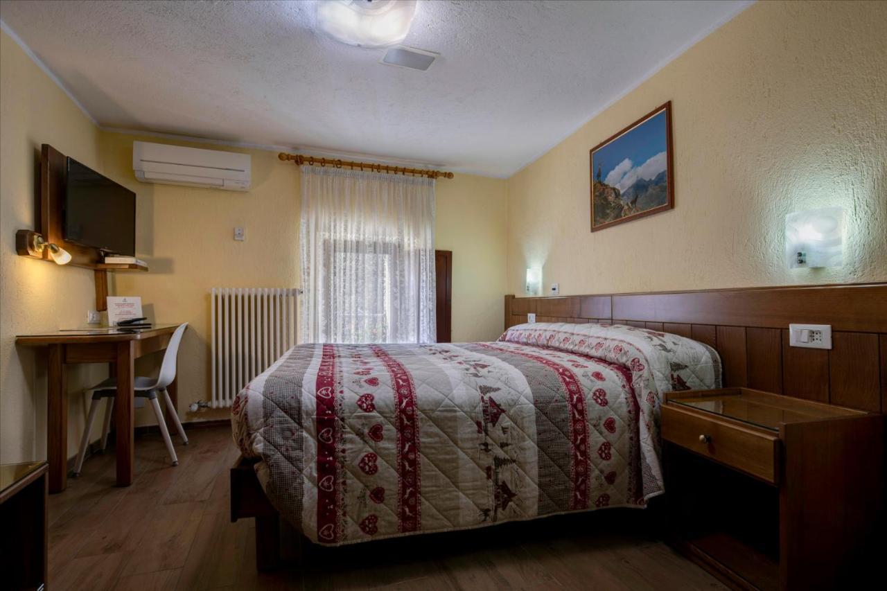 Hotel Cecchin Aosta Zewnętrze zdjęcie