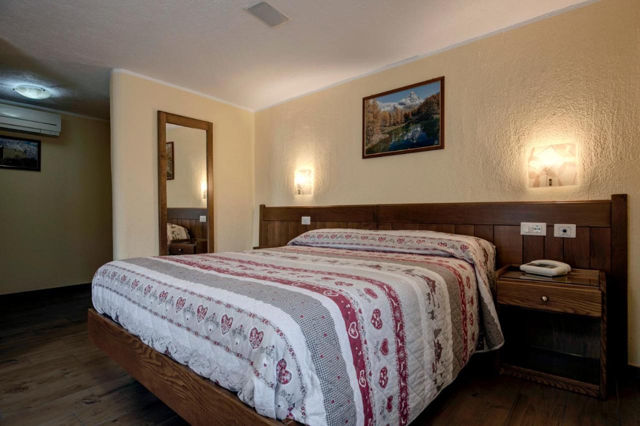 Hotel Cecchin Aosta Zewnętrze zdjęcie