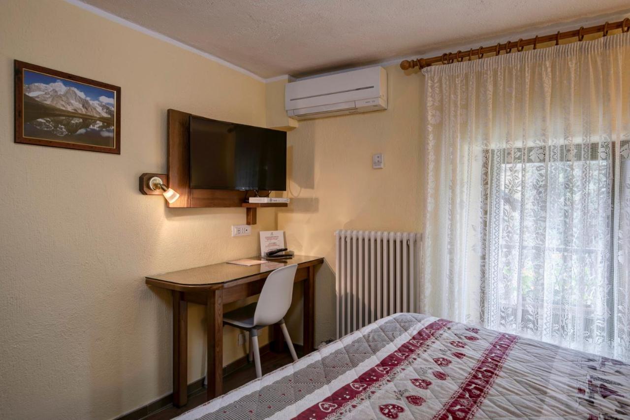Hotel Cecchin Aosta Zewnętrze zdjęcie