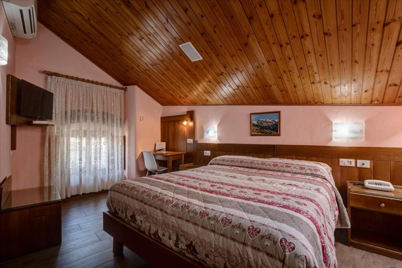 Hotel Cecchin Aosta Zewnętrze zdjęcie