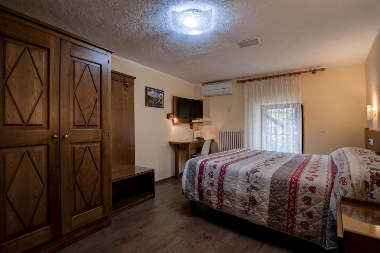 Hotel Cecchin Aosta Zewnętrze zdjęcie