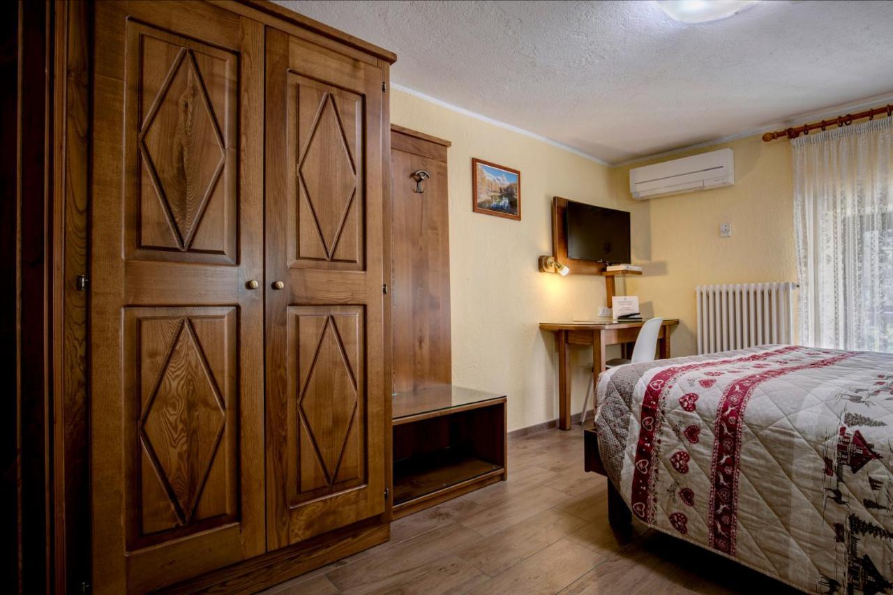 Hotel Cecchin Aosta Zewnętrze zdjęcie