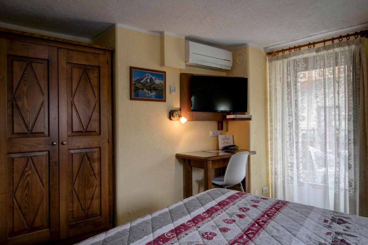 Hotel Cecchin Aosta Zewnętrze zdjęcie
