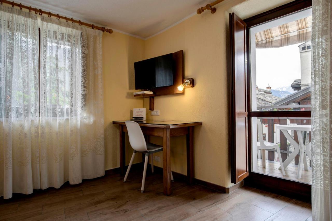 Hotel Cecchin Aosta Zewnętrze zdjęcie