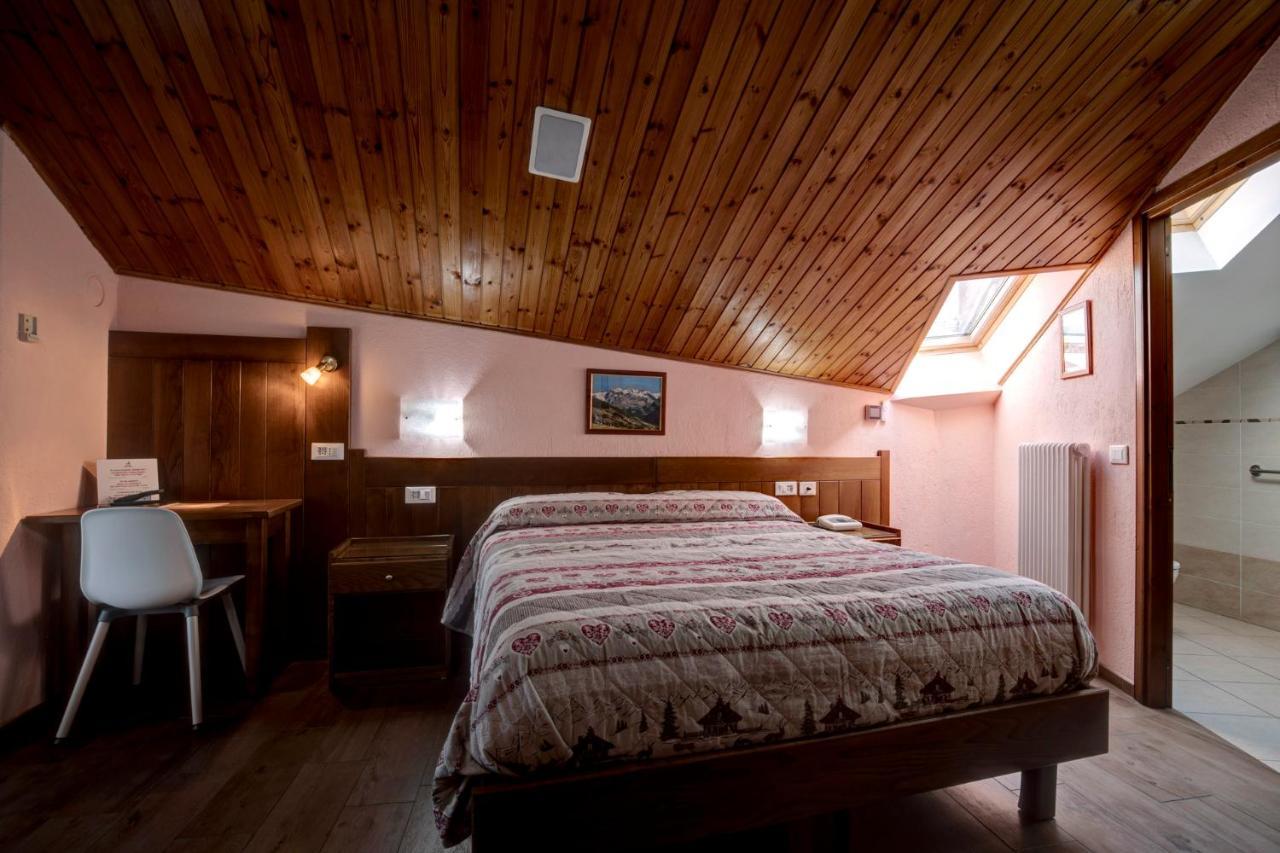 Hotel Cecchin Aosta Zewnętrze zdjęcie