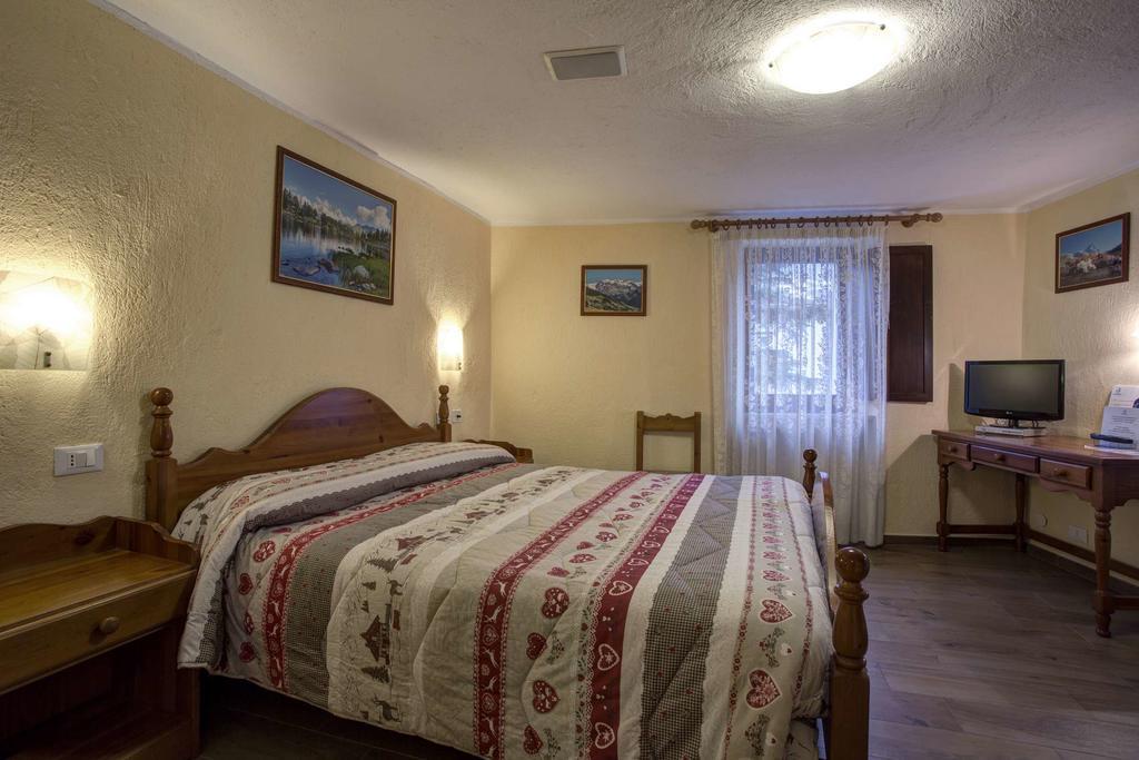 Hotel Cecchin Aosta Zewnętrze zdjęcie