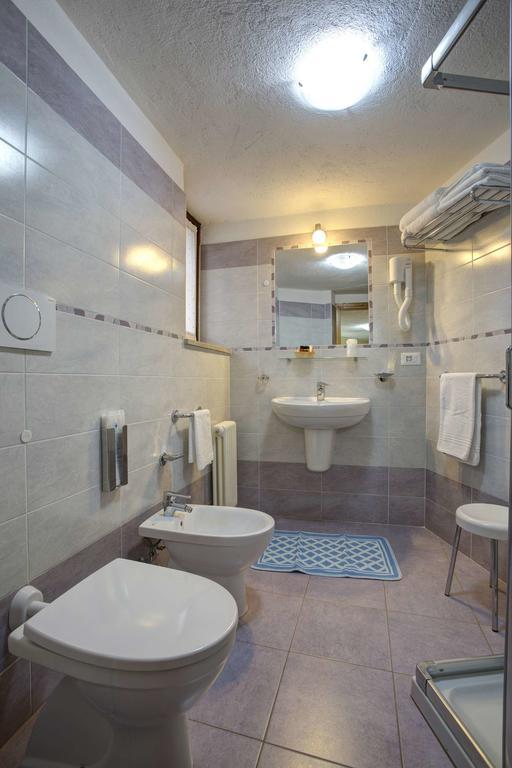 Hotel Cecchin Aosta Zewnętrze zdjęcie
