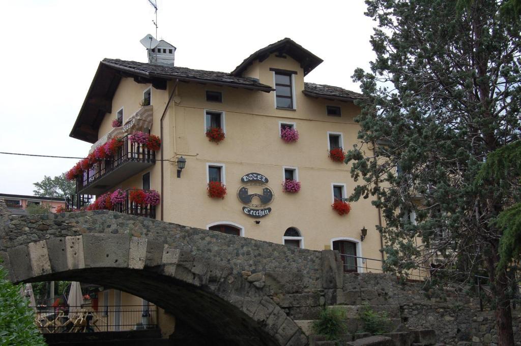 Hotel Cecchin Aosta Zewnętrze zdjęcie