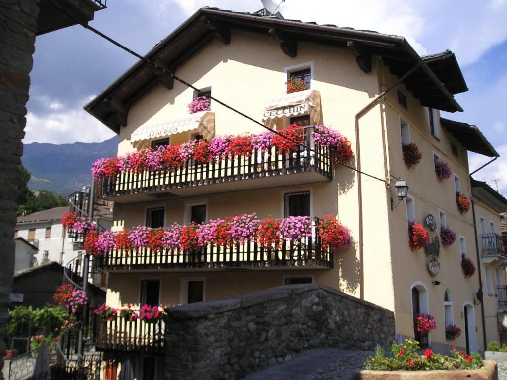 Hotel Cecchin Aosta Zewnętrze zdjęcie