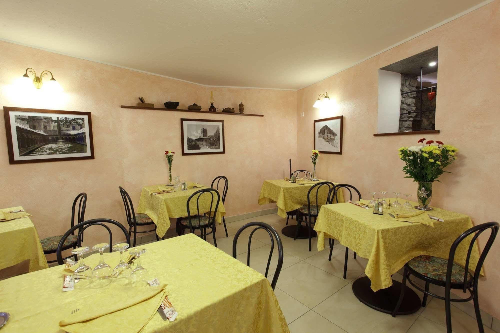 Hotel Cecchin Aosta Zewnętrze zdjęcie