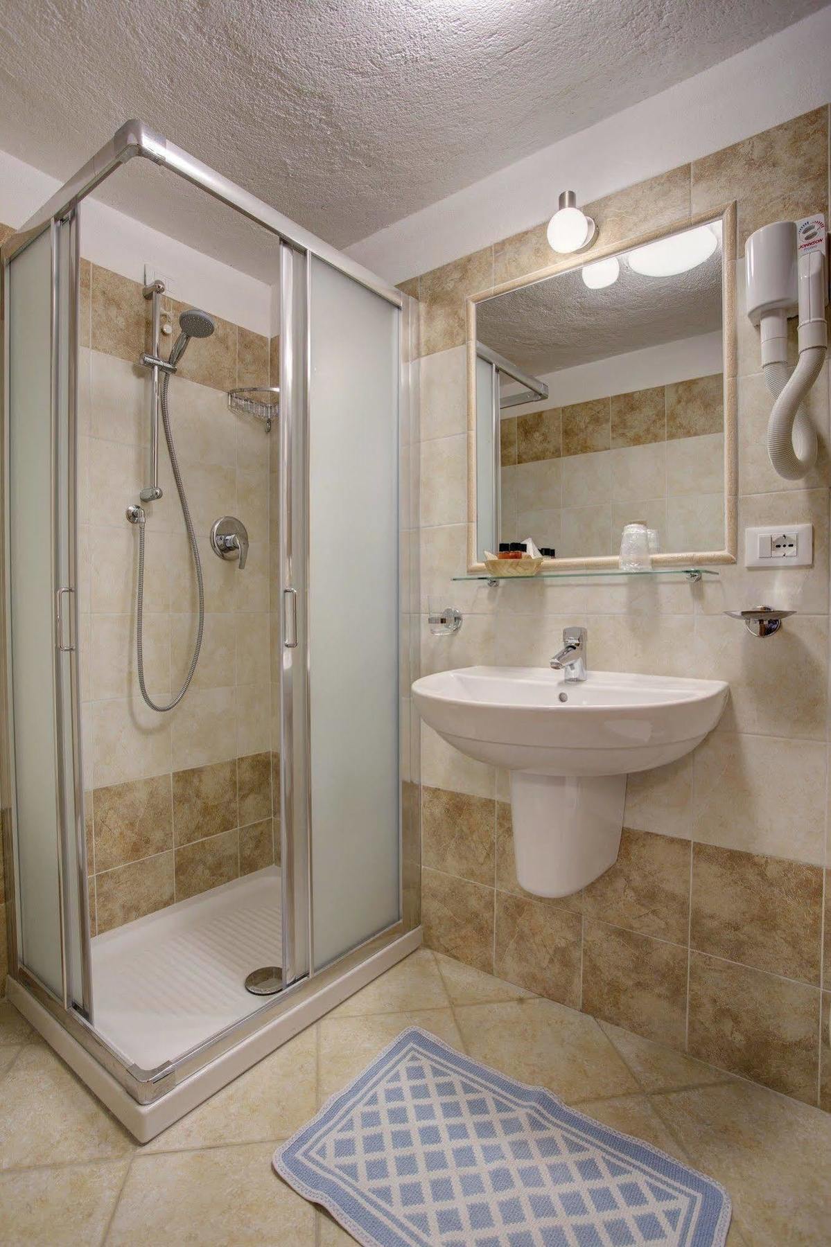 Hotel Cecchin Aosta Zewnętrze zdjęcie