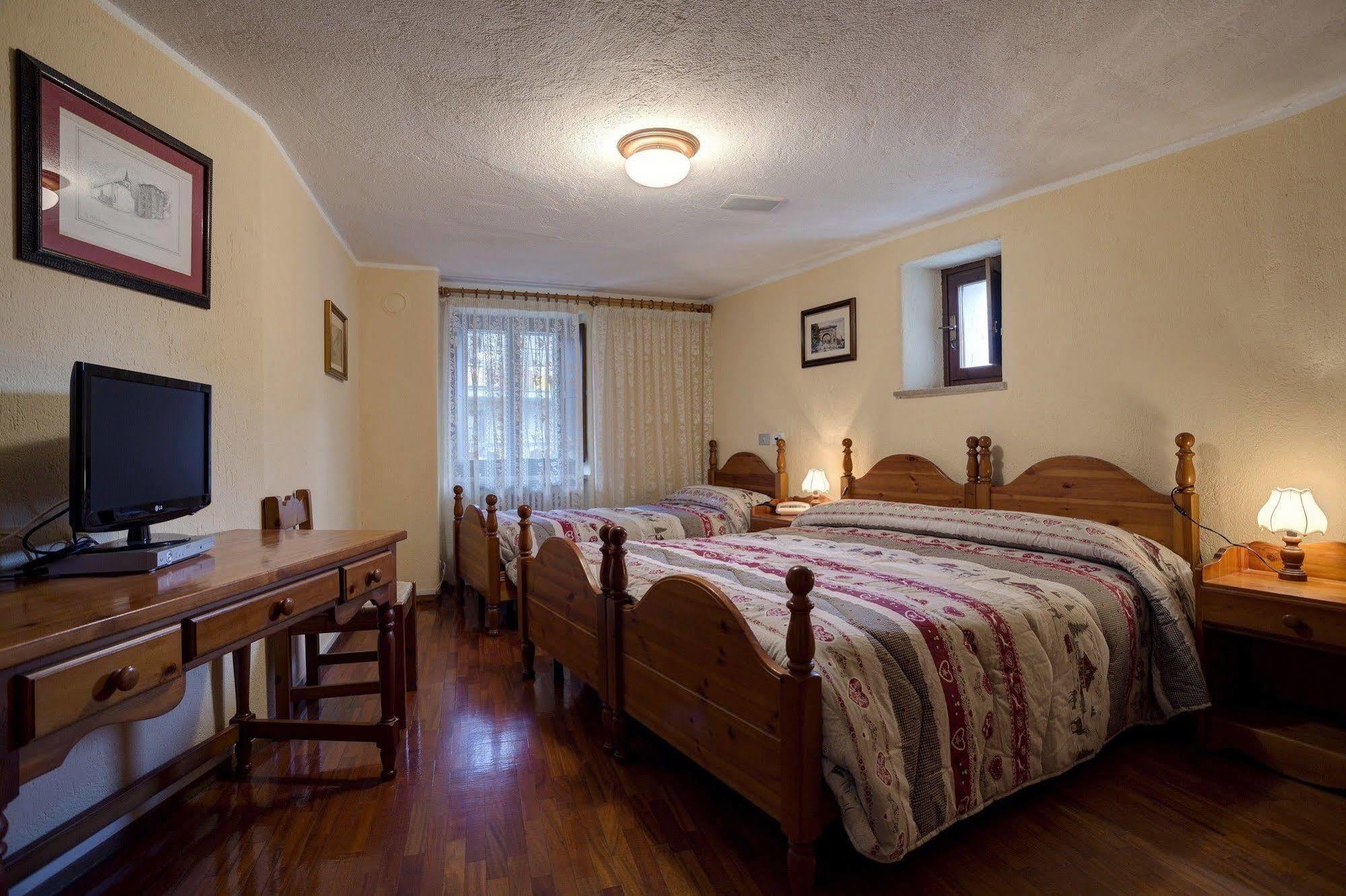 Hotel Cecchin Aosta Zewnętrze zdjęcie