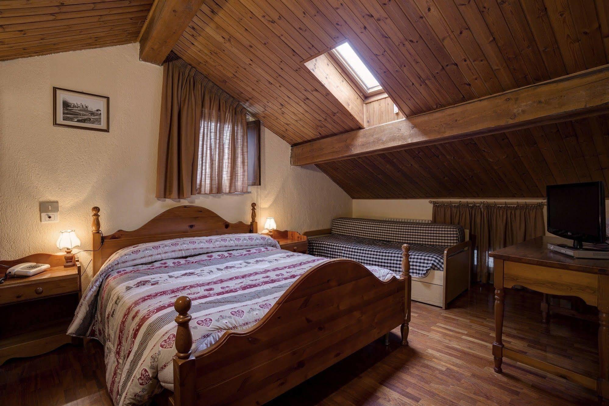 Hotel Cecchin Aosta Zewnętrze zdjęcie