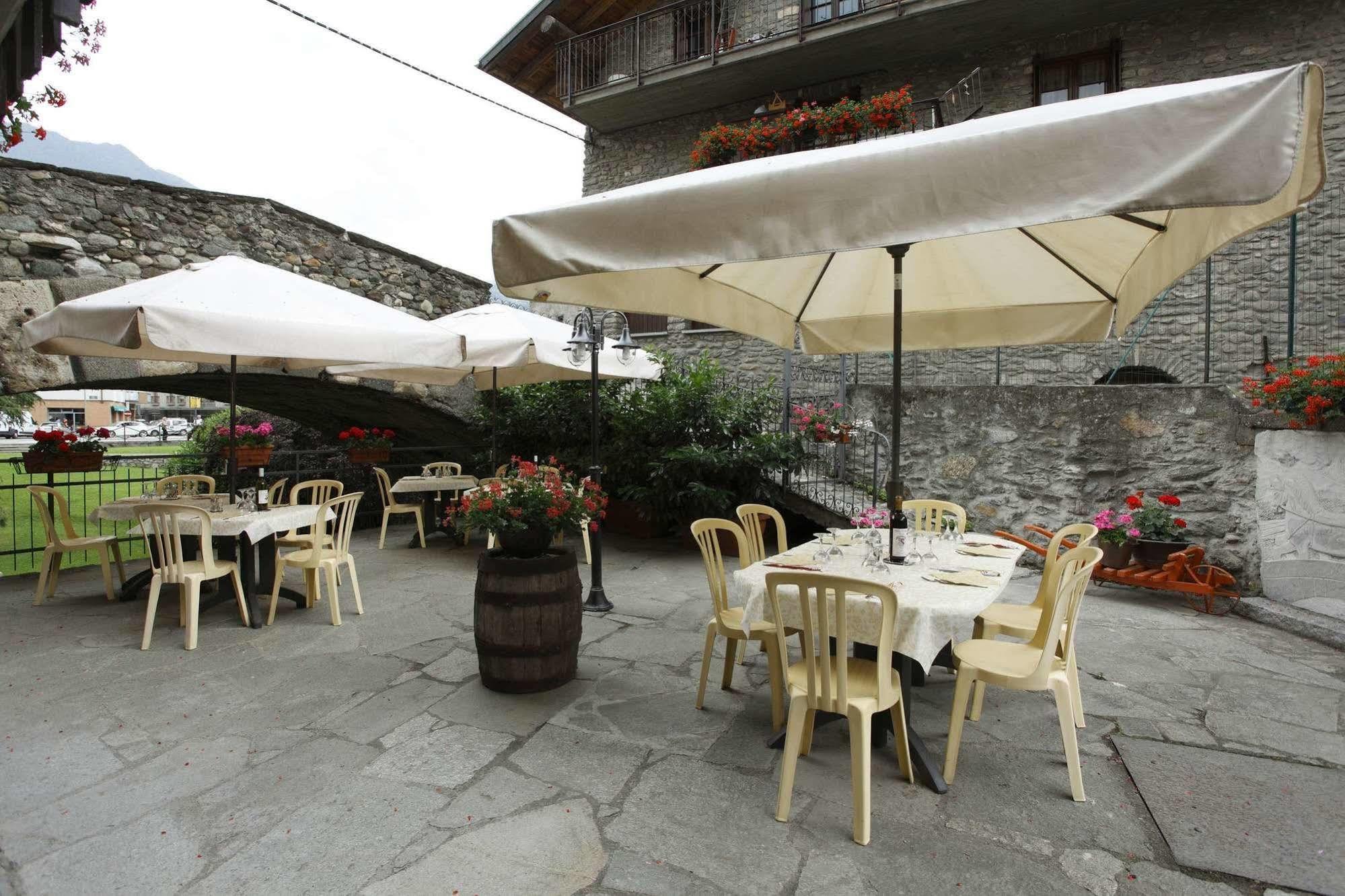 Hotel Cecchin Aosta Zewnętrze zdjęcie