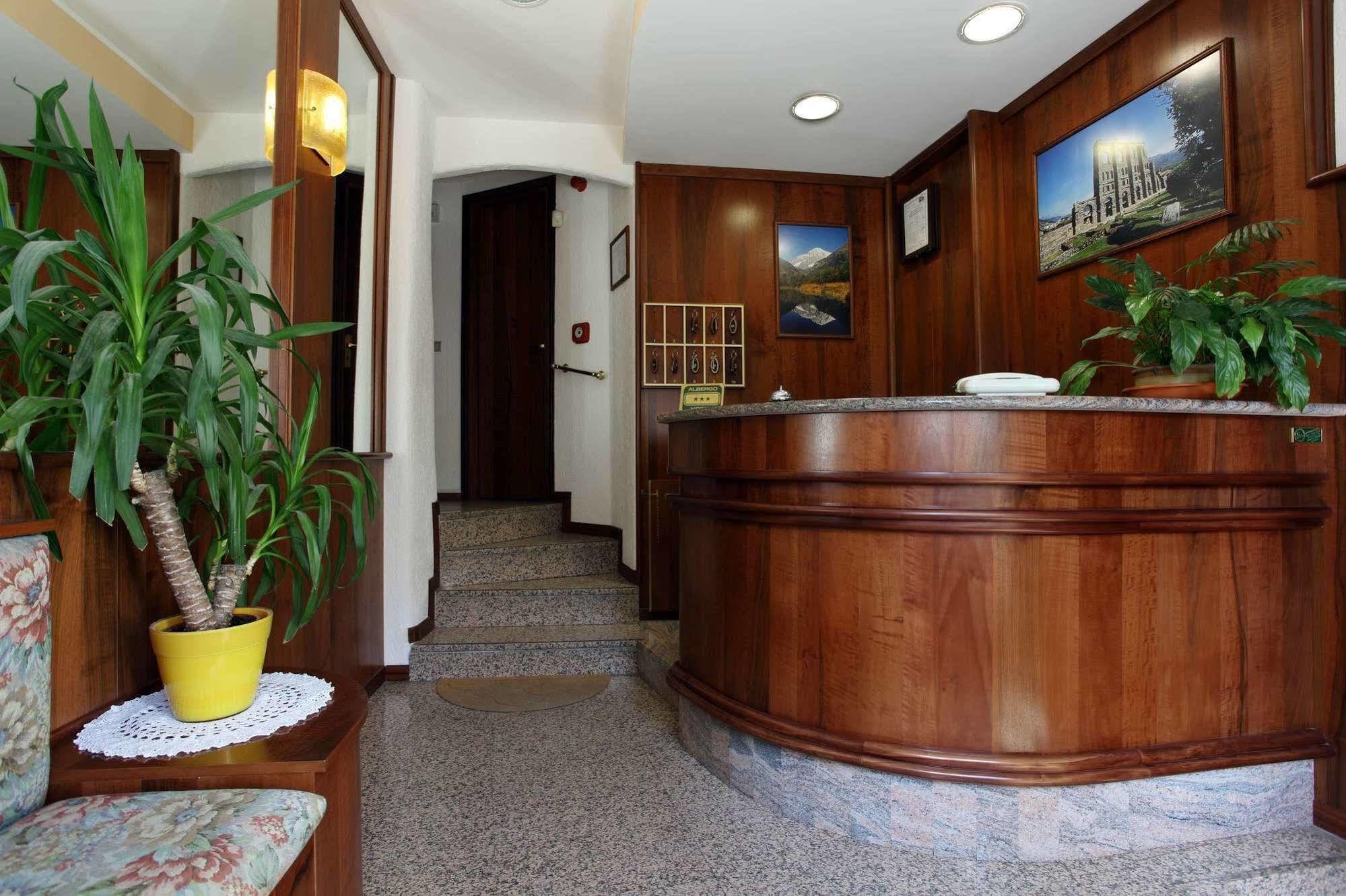 Hotel Cecchin Aosta Zewnętrze zdjęcie